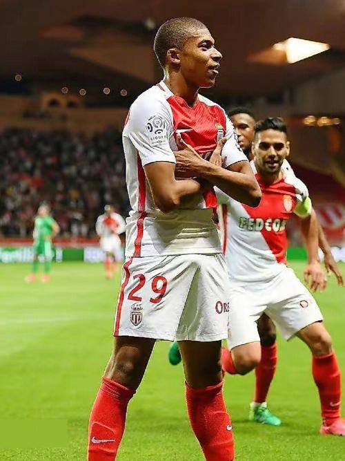 罗马诺：阿劳霍将缺席对阵阿拉维斯的比赛，决定已于今日做出（罗马诺：阿劳霍确认缺席战阿拉维斯，决定已于今日敲定）