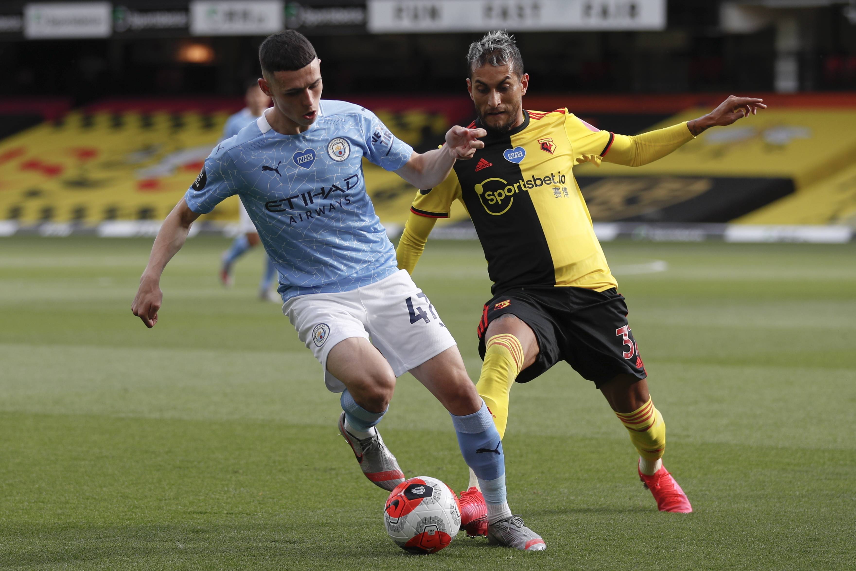 曼联7000万英镑签下亚当·沃顿的交易在水晶宫承认拜仁计划从老特拉福德挖角后加速进行。（水晶宫证实拜仁意图从老特拉福德挖角后，曼联以7000万英镑签下亚当·沃顿的交易加速推进）