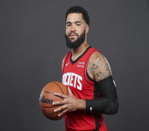 阿斯：德容已经退烧，参加了巴萨周四的训练课（阿斯报道：德容已退烧，周四随巴萨合练）