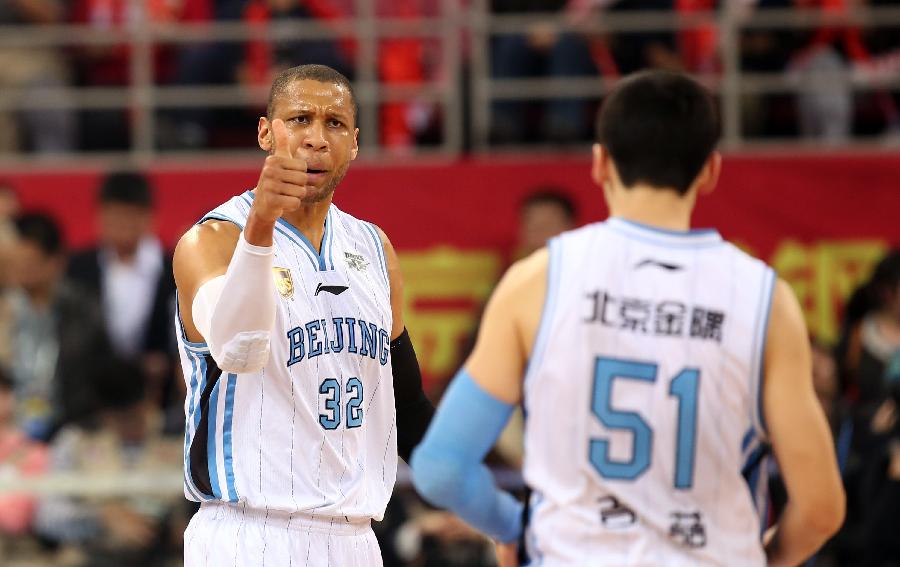 记者：若森林对安德森要价一直很高，曼城会选择埃德松（记者：若森林对安德森始终标价过高，曼城将转向埃德松）