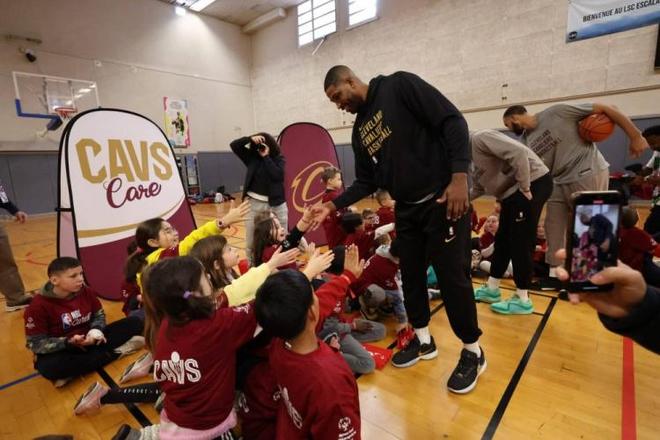 澳超前瞻：麦克阿瑟多线作战出现伤情，珀斯光荣上轮艰难取胜（澳超前瞻：麦克阿瑟多线奔波受伤病困扰，珀斯光荣上轮险胜）