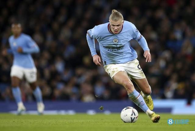 足球报：新鹏城下赛季目标是保级的基础上前进几名（足球报：新鹏城下赛季在确保保级的前提下力争提升排名）