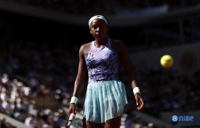 一位00后 一位00后